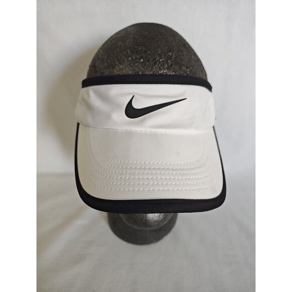 Nike Running Visor Hat Aerobill Featherlight Tennis White Adjustable Lightweight - Picture 1 of 8